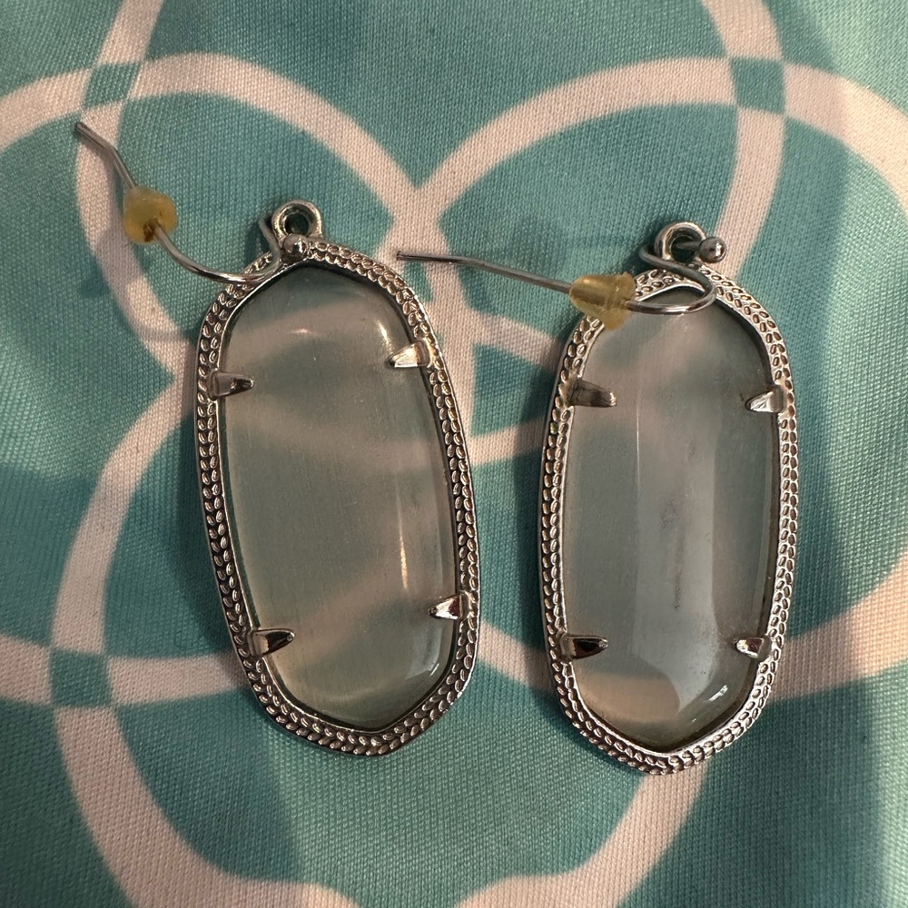 Kendra Scott Ellie Silver drop earings in gray/slate